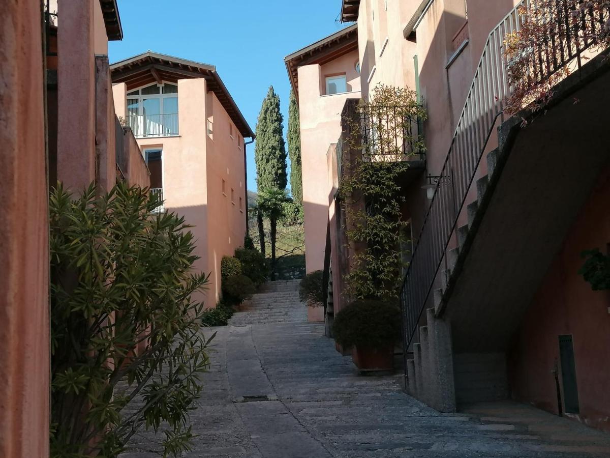 Appartamento In Villa Sul Garda Castion Veronese Eksteriør billede